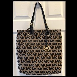 Michael Kors Tote in Black & Gray